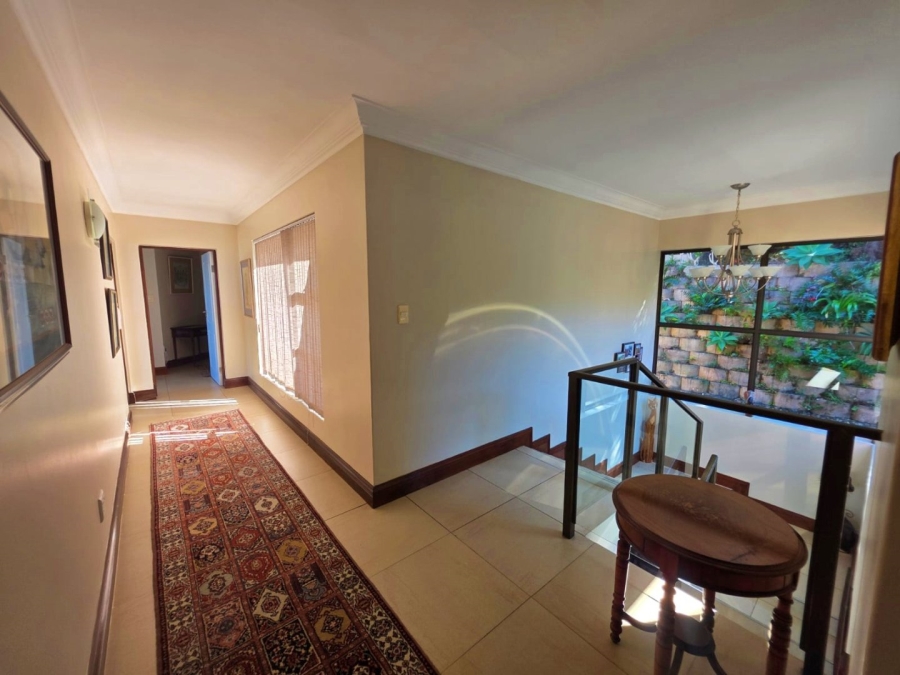 4 Bedroom Property for Sale in Constantia Kloof Western Cape